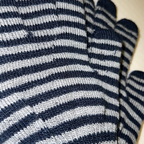 Kids Unisex Cold Weather Gloves MIX & MATCH 2 PAIR 1 PRICE Knit Stretch NEW - Picture 8 of 9